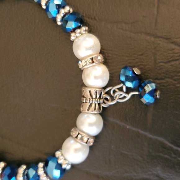 Set of Three Elastic Bracelets in Red, Black and Blue - Picture 6 of 8